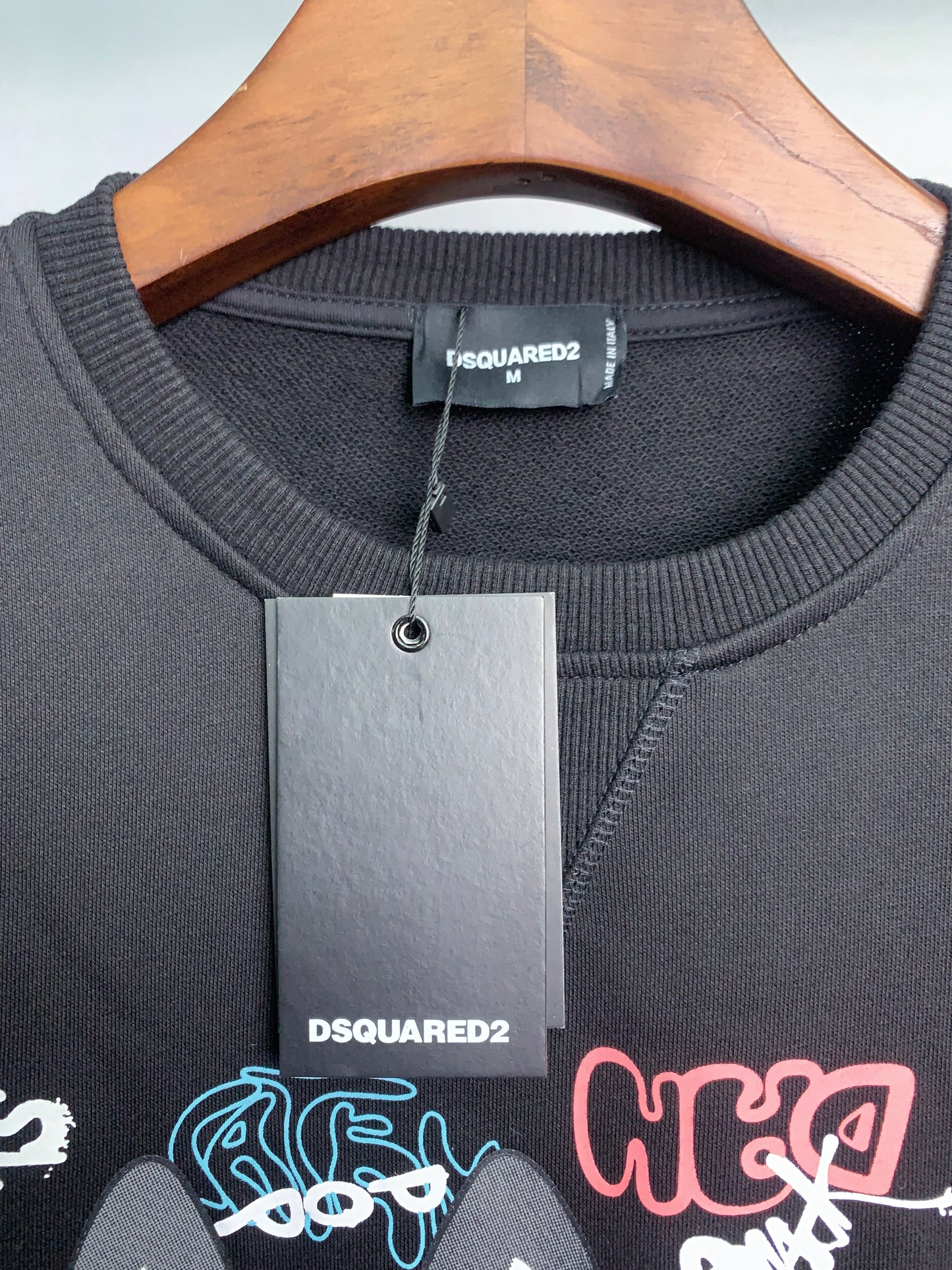 734 | DSQUARED2