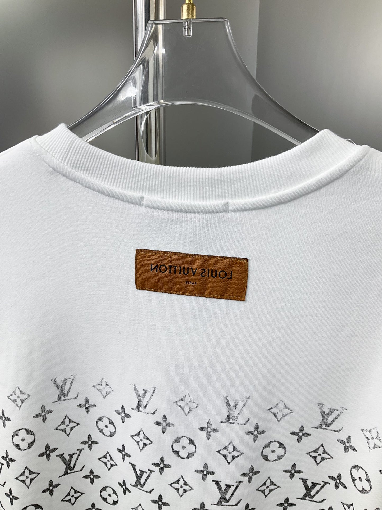 422 | Louis Vuitton